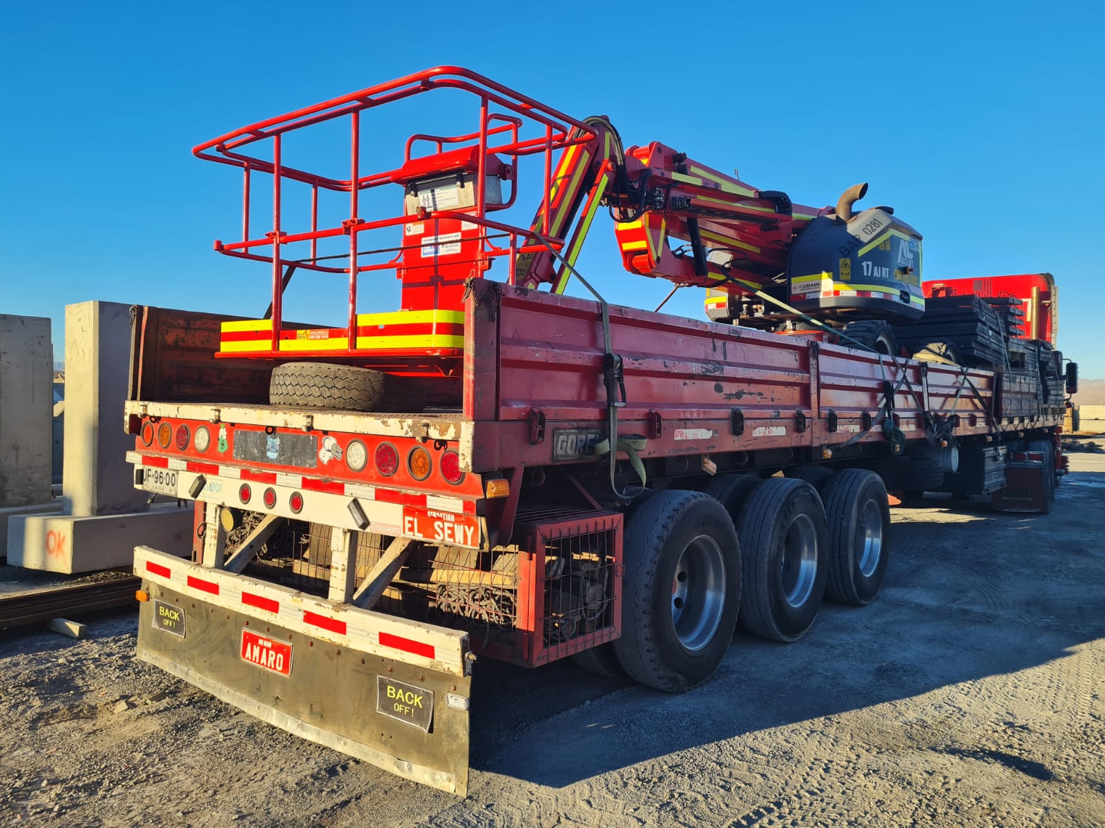 Transporte de plataforma articulada